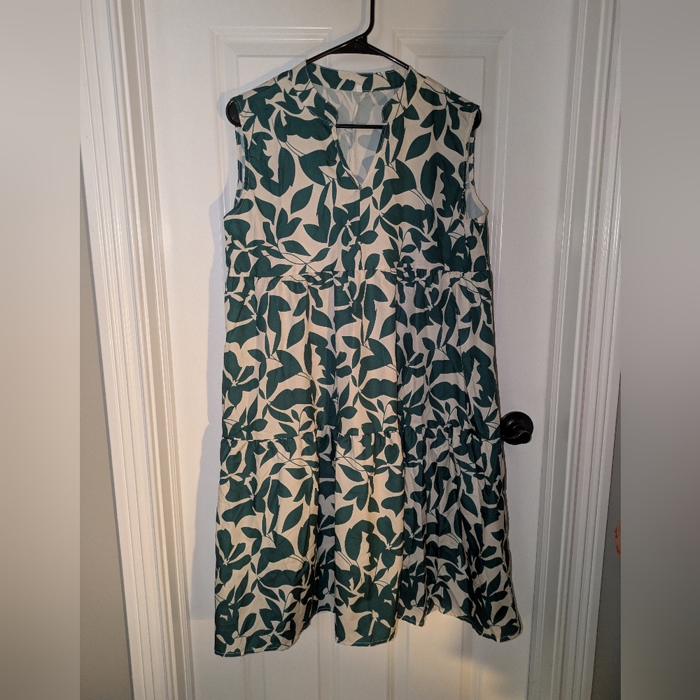 Source Unknown Green Leaf Print Midi Dress on Cream